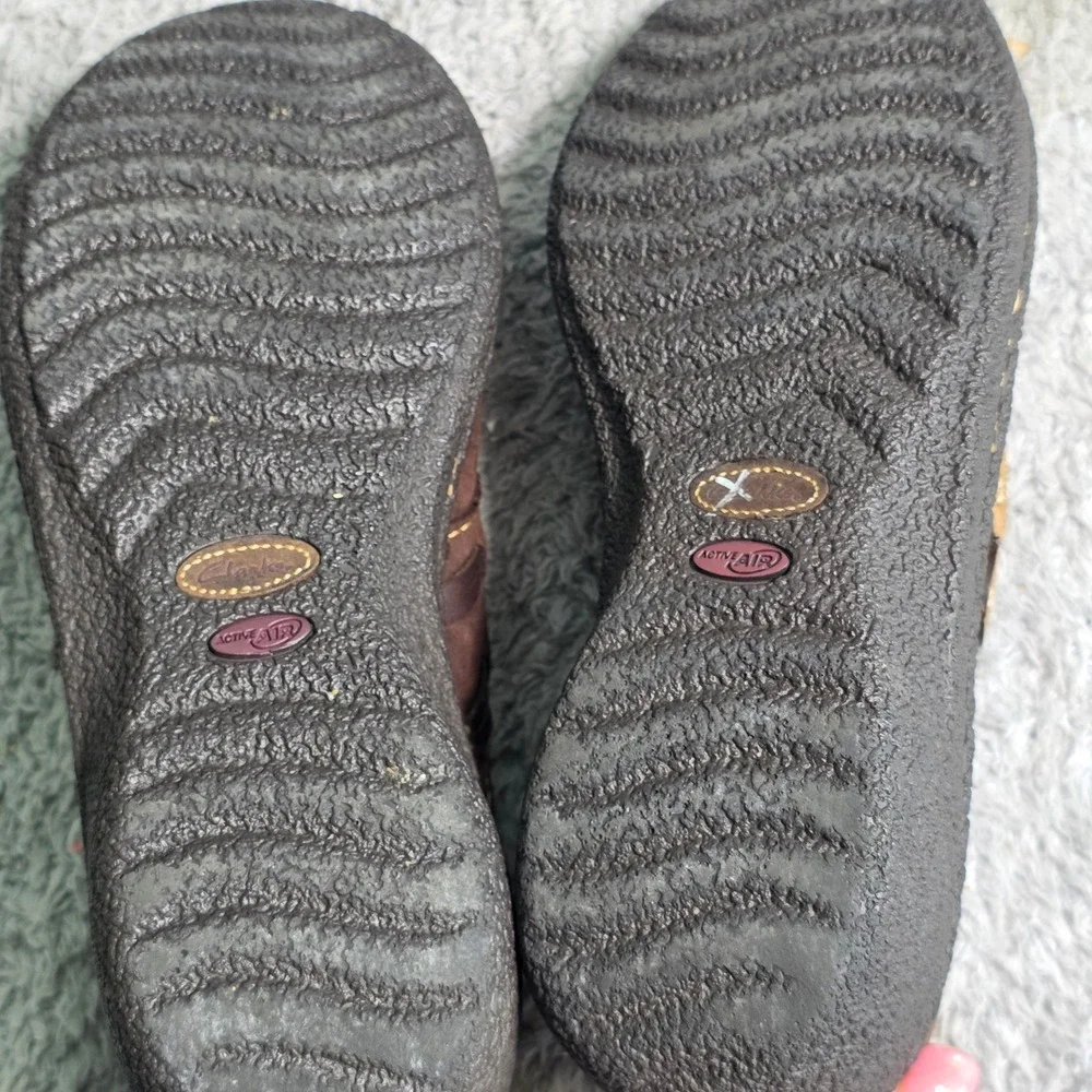 Clarks Artisan Earthy Loafers Brown Leather Button Detail Womens 6M Excellent‎